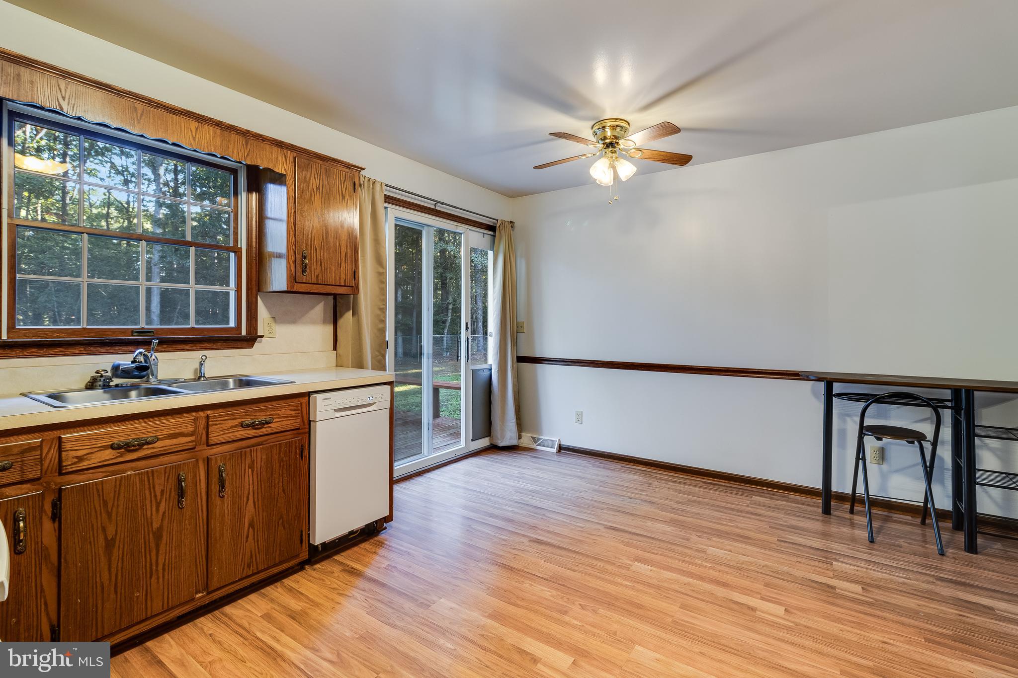 45810 Aberdeen Road Valley Lee, MD 20692 - Photo 11 of 32 Kitchen open to dining area