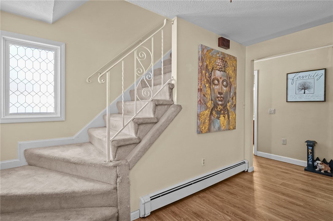 2 Marian Lane Woonsocket, RI 02895 - Photo 4 of 47