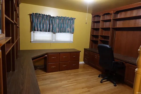 $359,900 | 20 Highway 62, Mount Vernon, IN 47620