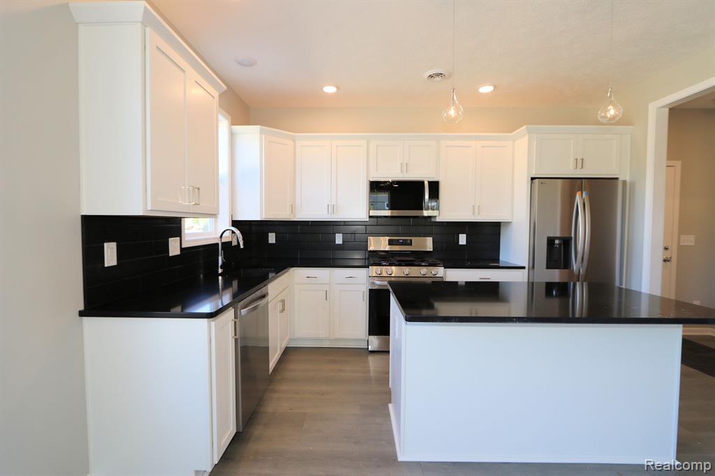 1701 Ashfield Street Howell, MI 48855 - Photo 17 of 58 Gallery Image 17