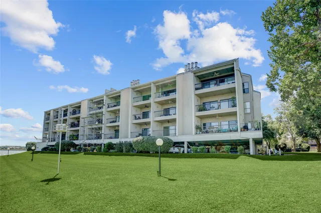 $1,790 | 351 Lakeside Lane, Unit 102, Houston, TX 77058