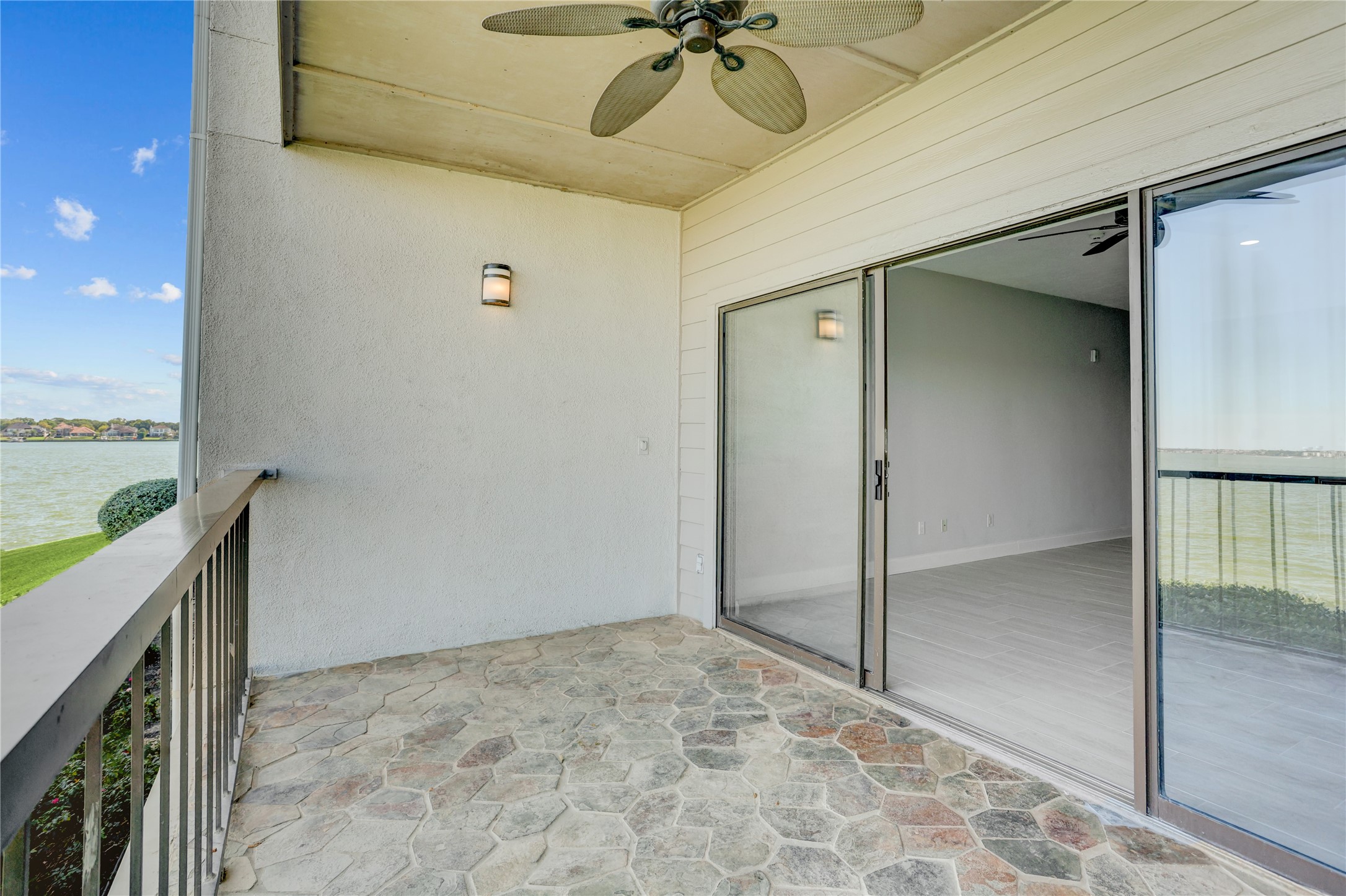 351 Lakeside Lane, Unit 102 Houston, TX 77058 - Photo 7 of 14 a view of a hallway