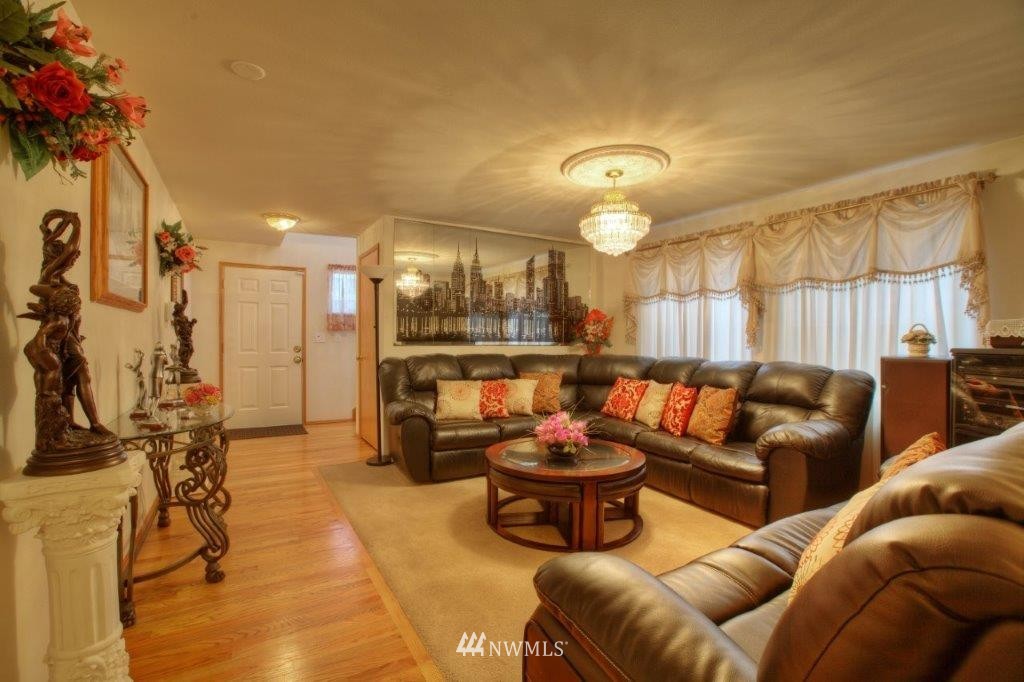 17523 128th Avenue Southeast Renton, WA 98058 - Photo 12 of 23 Gallery Image 12
