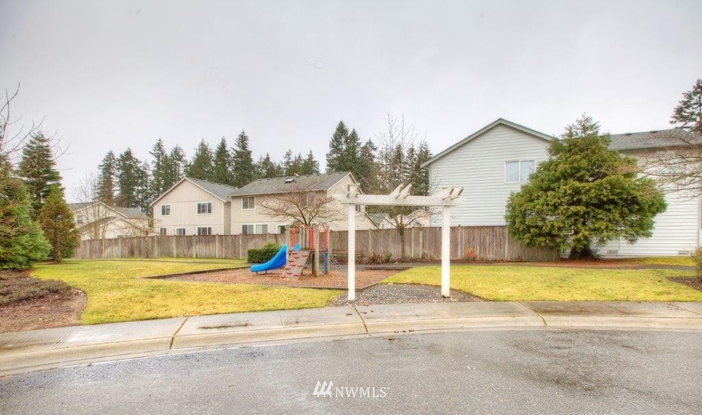 17523 128th Avenue Southeast Renton, WA 98058 - Photo 4 of 23 Gallery Image 4