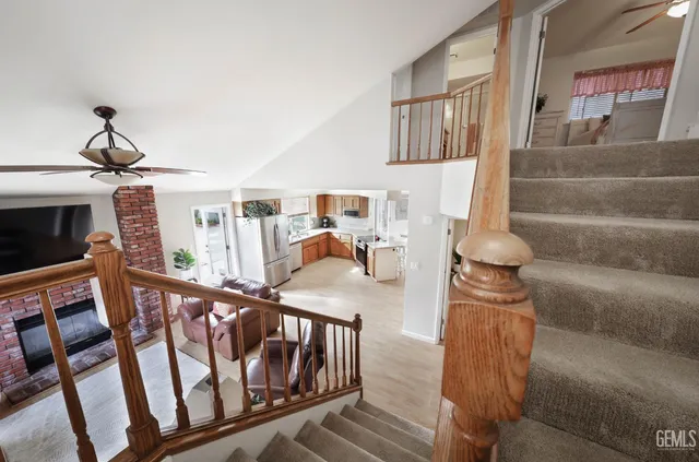 a view of entryway and hall