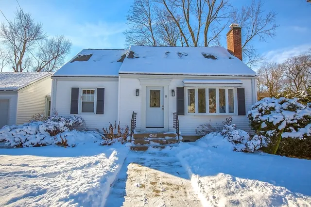 $414,900 | 11 Nevins Avenue, Longmeadow, MA 01106