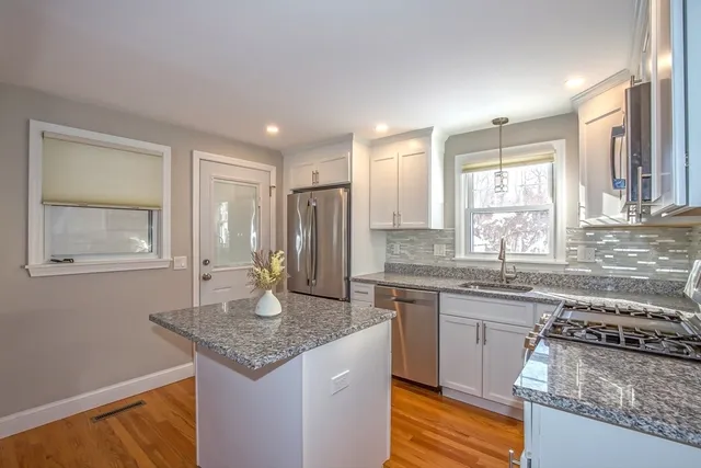 $414,900 | 11 Nevins Avenue, Longmeadow, MA 01106