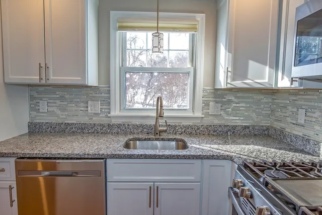 $414,900 | 11 Nevins Avenue, Longmeadow, MA 01106