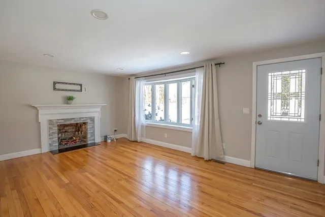 $414,900 | 11 Nevins Avenue, Longmeadow, MA 01106