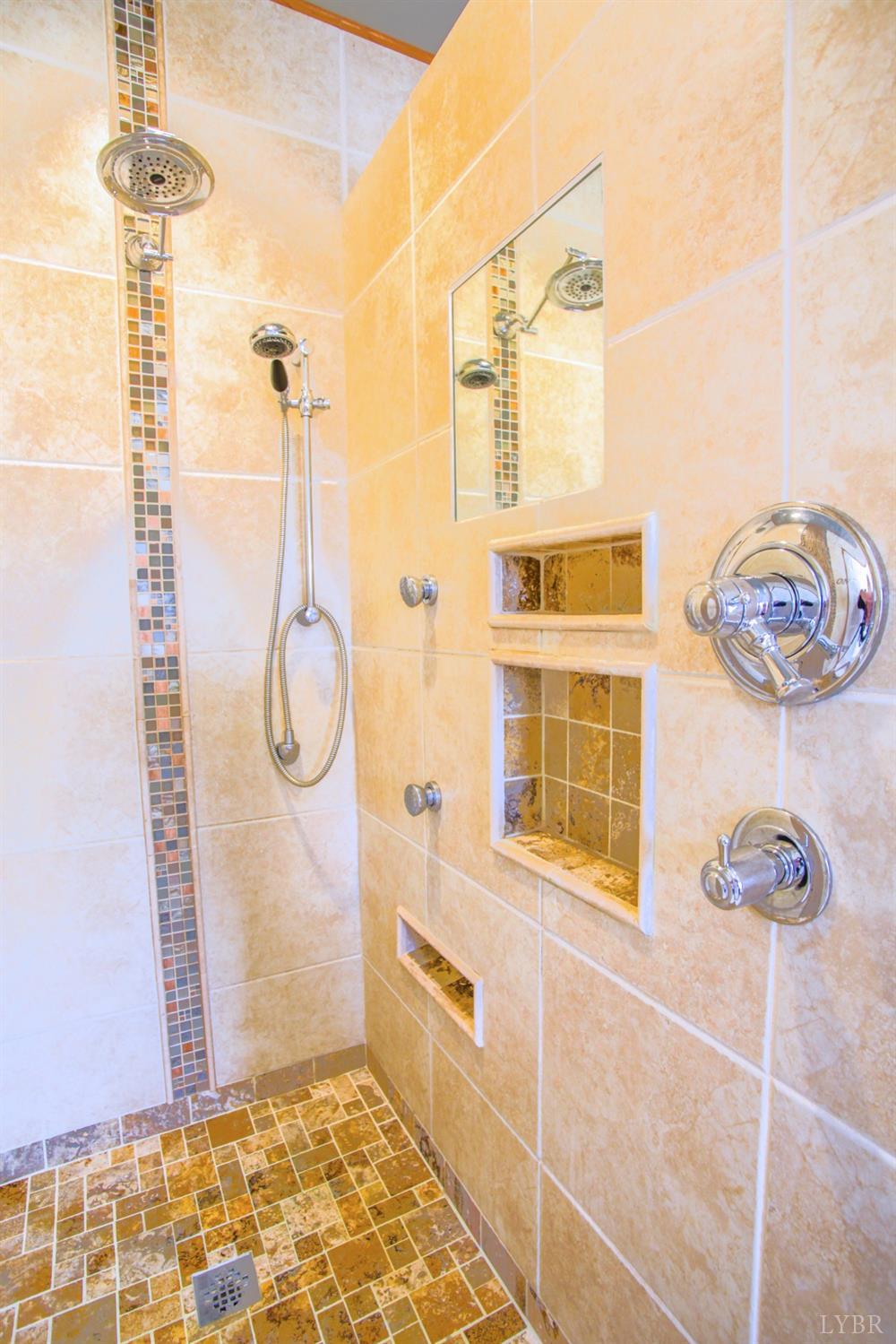 214 Cabin Road Madison Heights, VA 24572 - Photo 21 of 74 Gallery Image 21