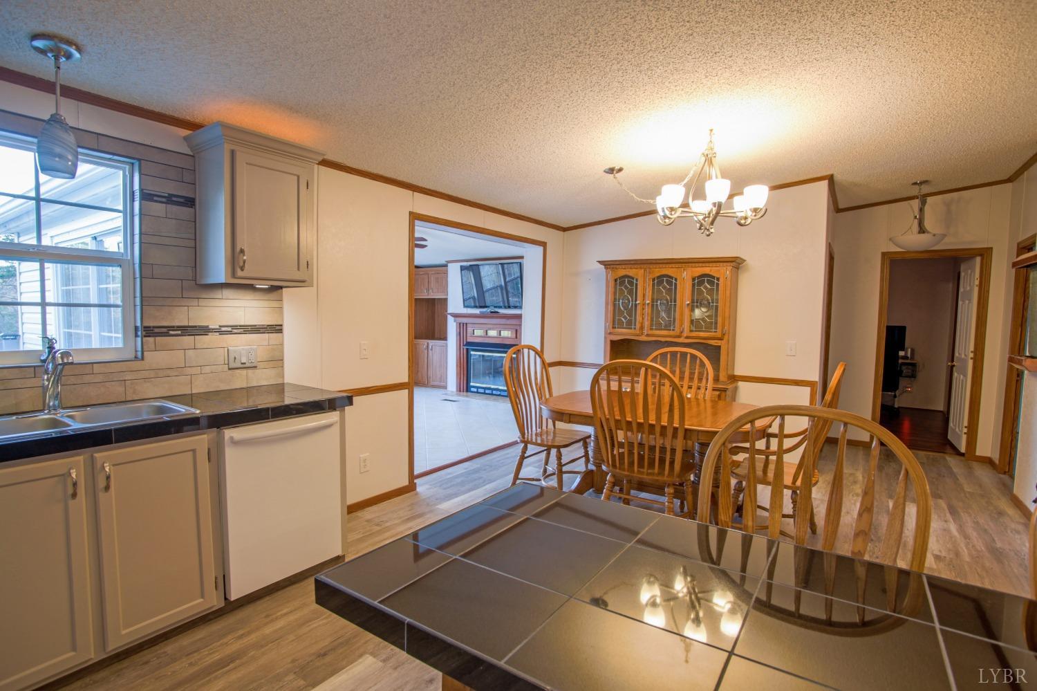 214 Cabin Road Madison Heights, VA 24572 - Photo 3 of 74 Gallery Image 3
