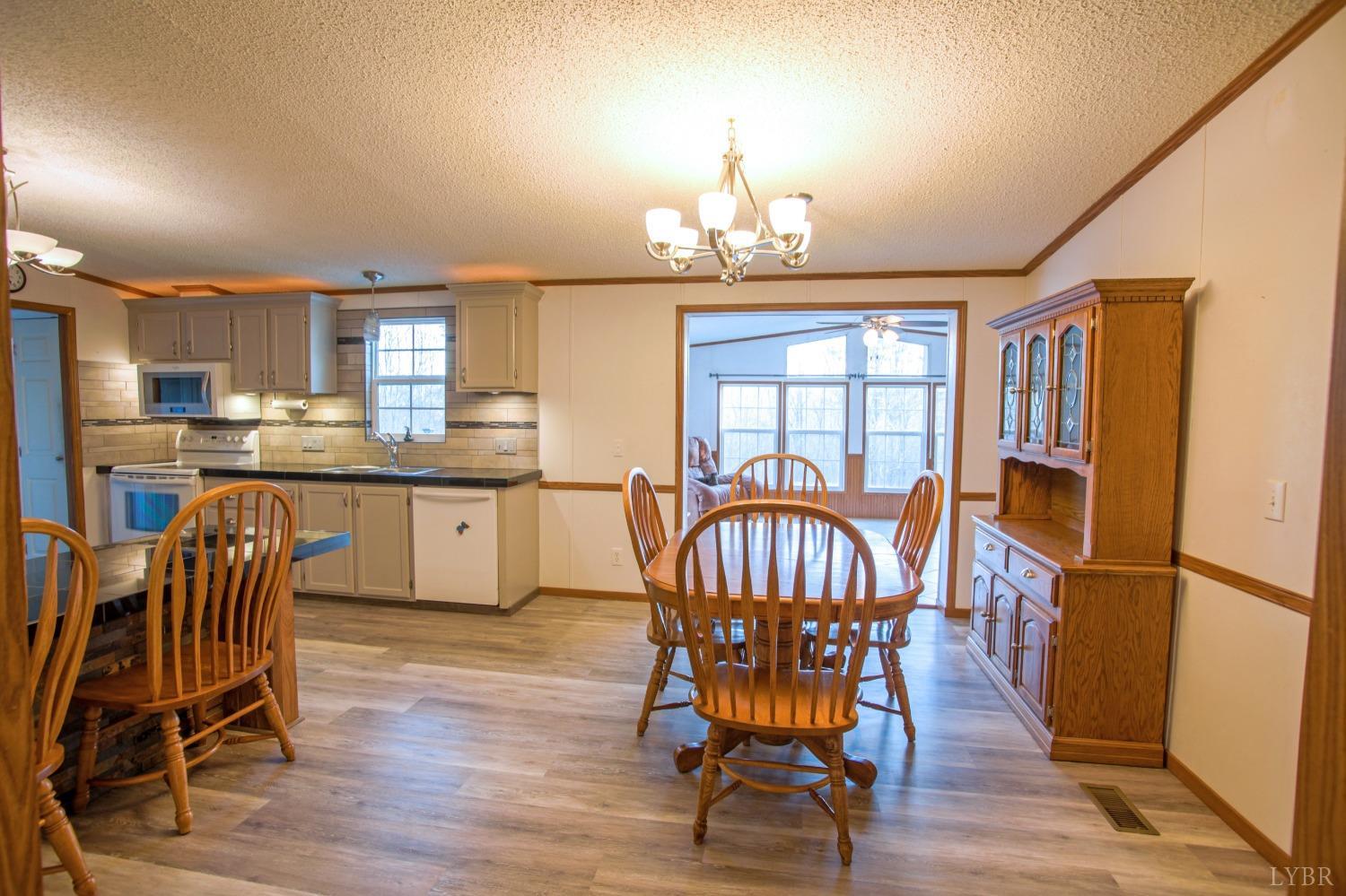 214 Cabin Road Madison Heights, VA 24572 - Photo 6 of 74 Gallery Image 6