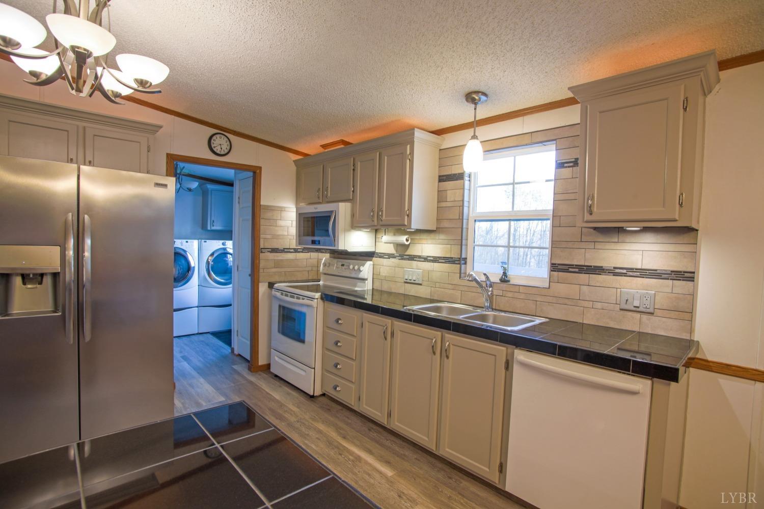 214 Cabin Road Madison Heights, VA 24572 - Photo 8 of 74 Gallery Image 8