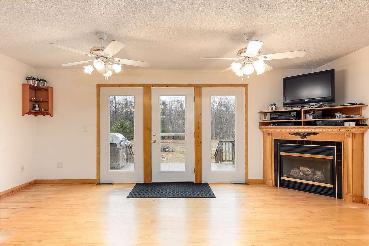 11153 Homestead Road Beulah, MI 49617 - Photo 8 of 28 1859914-7.JPG