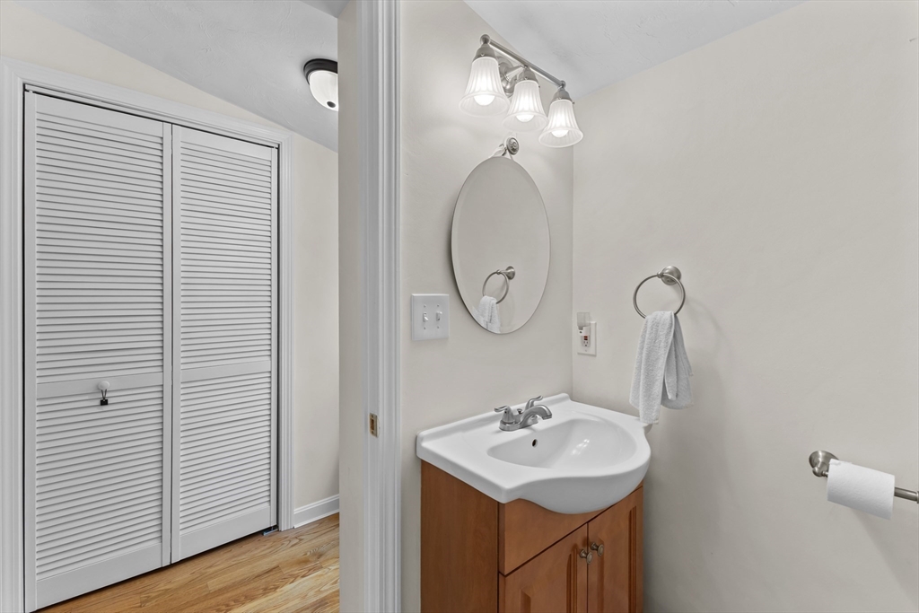 31 Mixter Road Holden, MA 01520 - Photo 15 of 27
