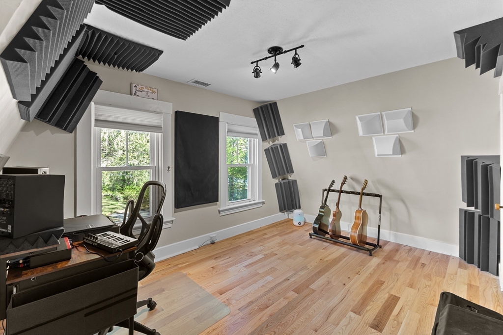 31 Mixter Road Holden, MA 01520 - Photo 18 of 27