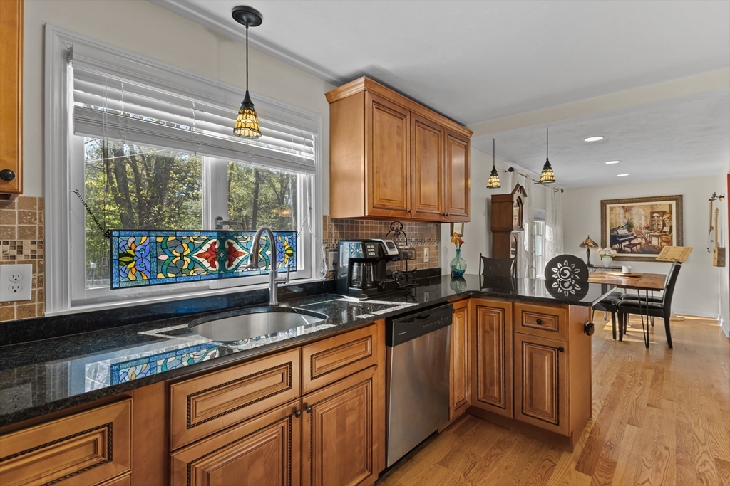 31 Mixter Road Holden, MA 01520 - Photo 5 of 27