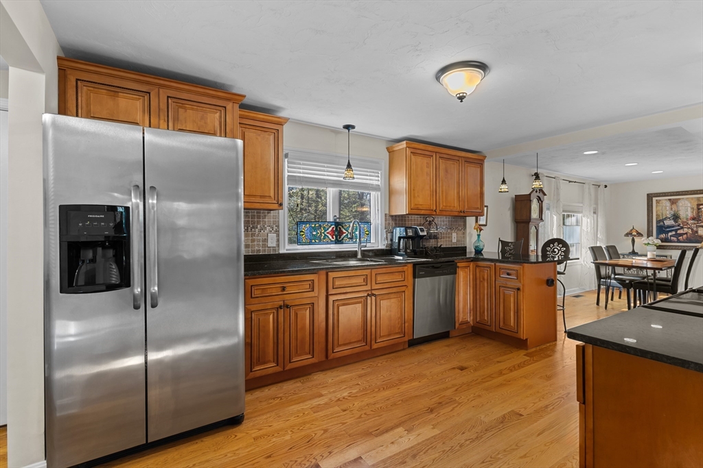 31 Mixter Road Holden, MA 01520 - Photo 6 of 27