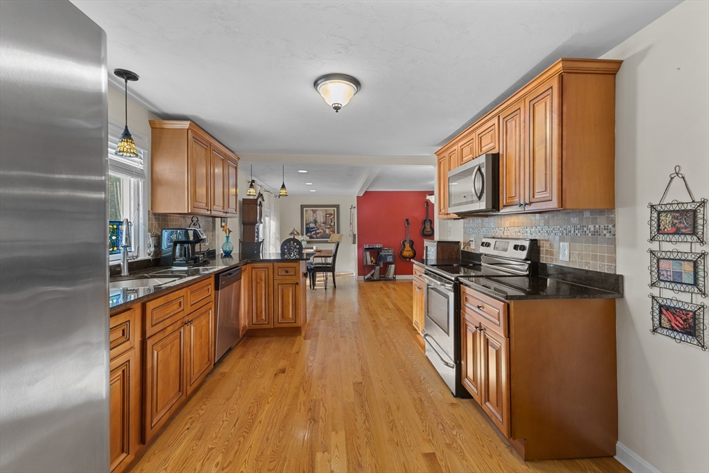 31 Mixter Road Holden, MA 01520 - Photo 7 of 27