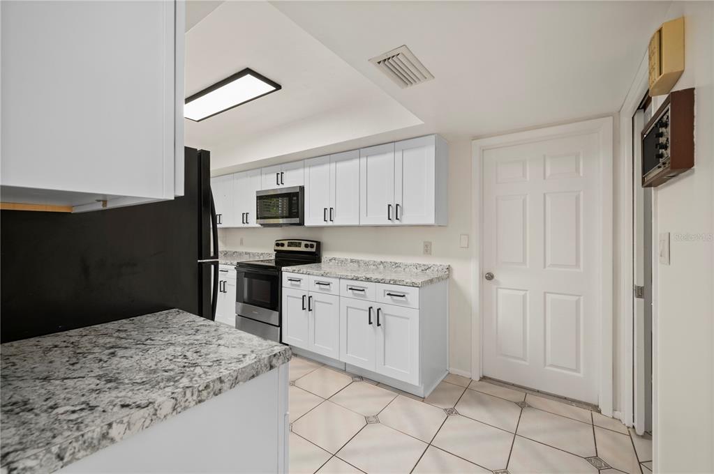 110 Gulfview Road Punta Gorda, FL 33950 - Photo 12 of 45 Gallery Image 12