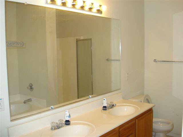 2424 West Bloch Road Phoenix, AZ 85041 - Photo 5 of 7 Master Bathroom