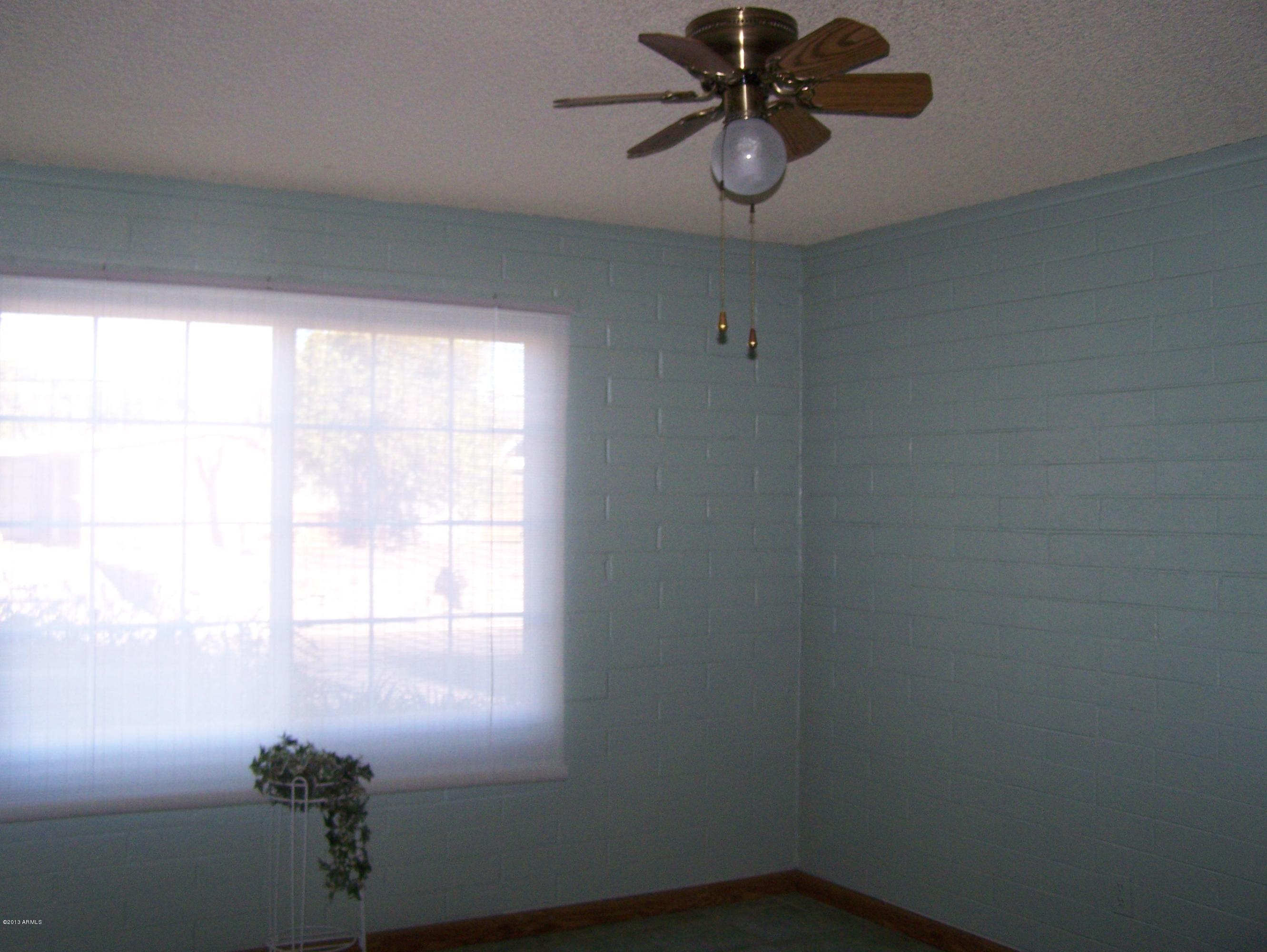 423 Hartford Road Kearny, AZ 85137 - Photo 5 of 15 DINING AREA