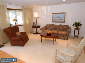 4805 Cooper Road Brookhaven, PA 19015 - Photo 2 of 12 Living Room