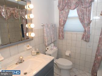 4805 Cooper Road Brookhaven, PA 19015 - Photo 11 of 12 Bathroom
