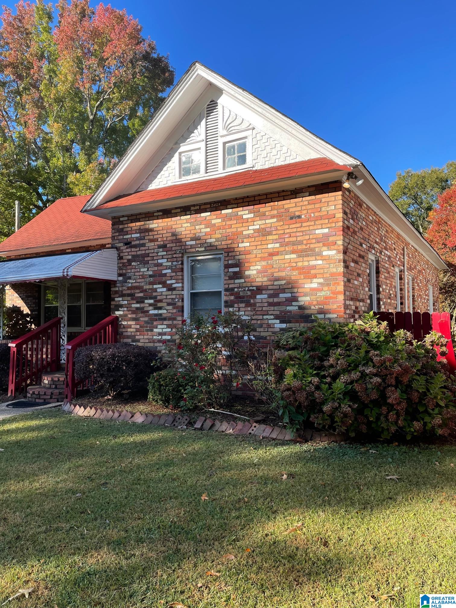 2210 Walnut Avenue Anniston, AL 36201 - Photo 2 of 38