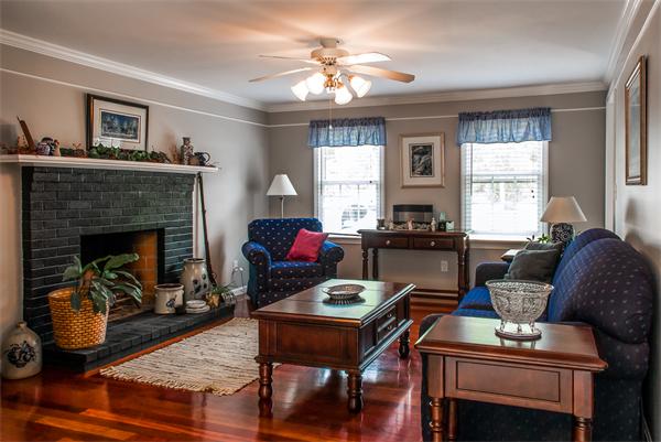 1055 Marston Road Northbridge, MA 01588 - Photo 3 of 30