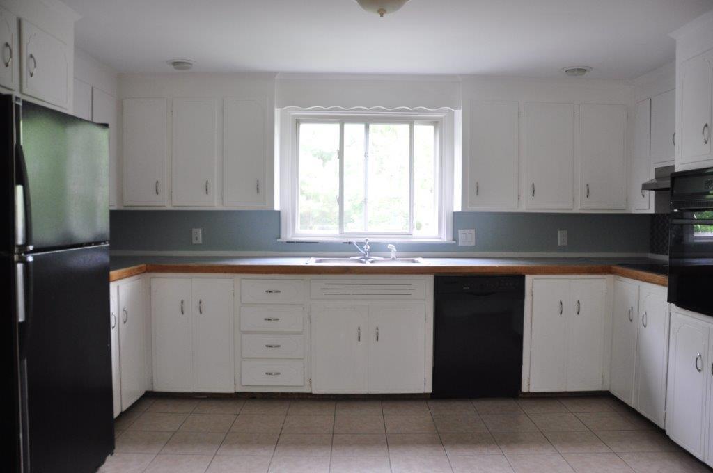 25 Carriage Road Cumberland Foreside, ME 04110 - Photo 11 of 29 Kitchen