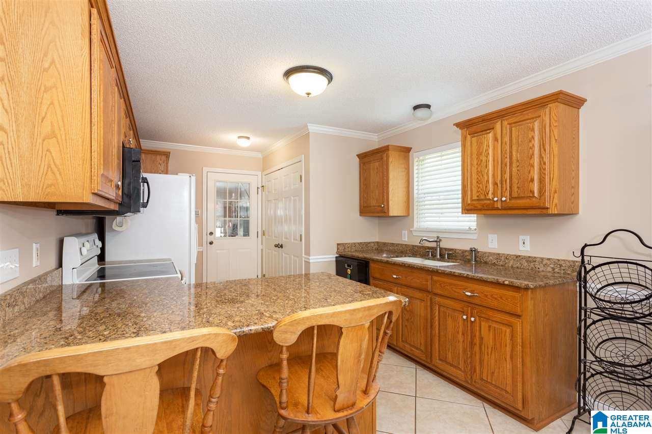 150 Deer Path Anniston, AL 36207 - Photo 8 of 47