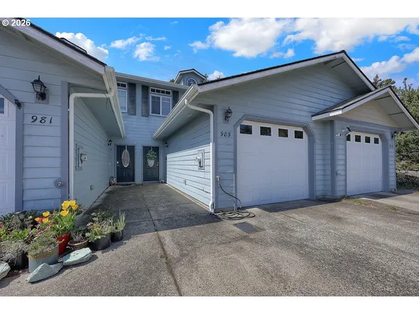 $299,900 | 983 Jasper Lane, Florence, OR 97439