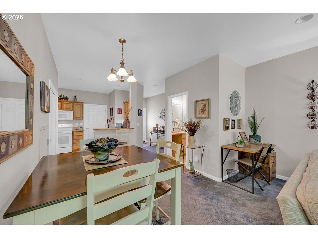 983 Jasper Lane Florence, OR 97439 - Photo 11 of 33 Bathroom