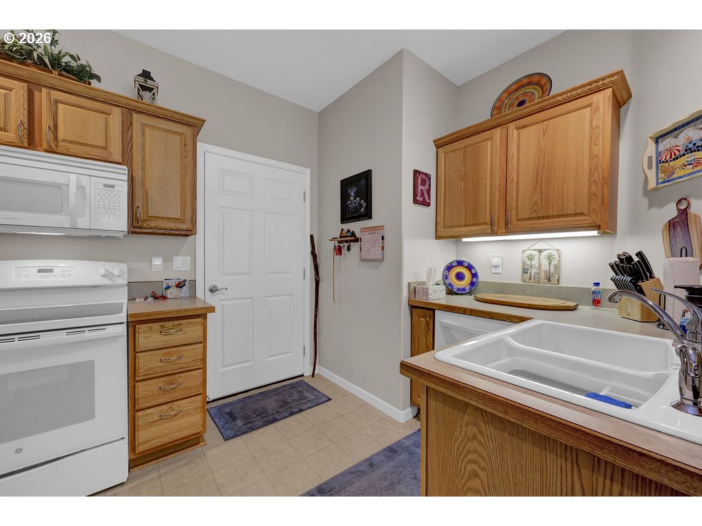 983 Jasper Lane Florence, OR 97439 - Photo 15 of 33