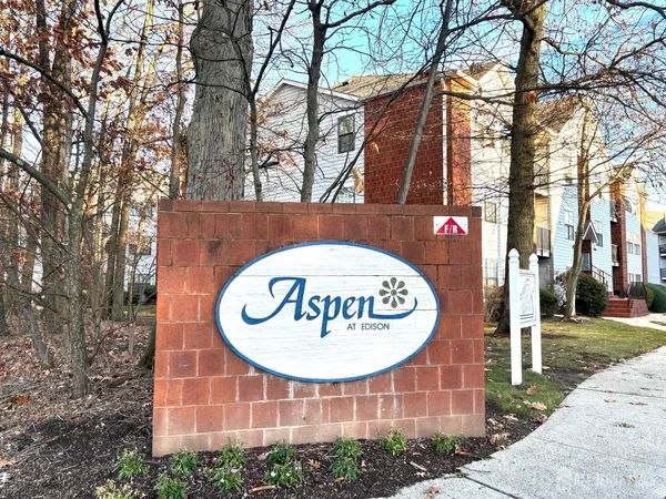 $2,400 | 98 Keystone Court, Edison, NJ 08817