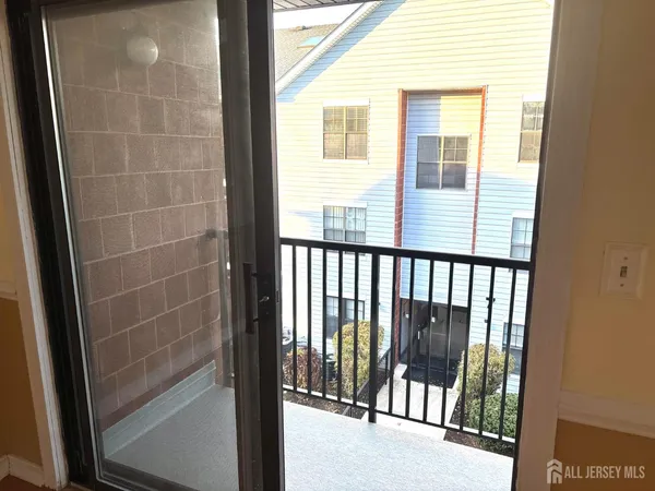 $2,400 | 98 Keystone Court, Edison, NJ 08817