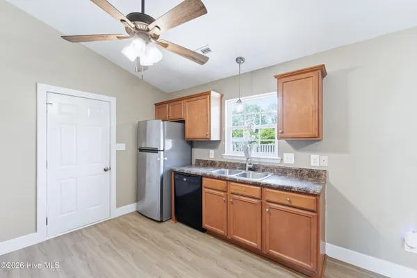 $1,695 | 304 Rowland Court, Richlands, NC 28574