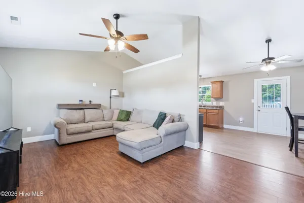 $1,695 | 304 Rowland Court, Richlands, NC 28574