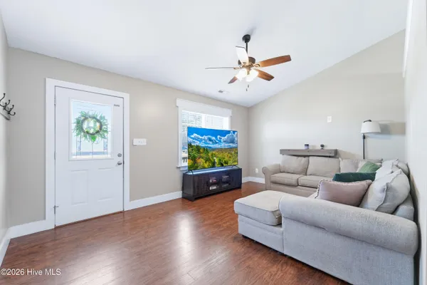 $1,695 | 304 Rowland Court, Richlands, NC 28574