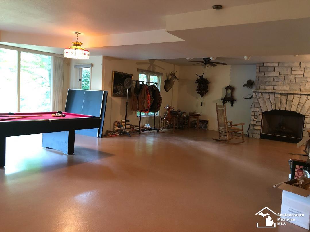 6729 Douglas Road Lambertville, MI 48144 - Photo 19 of 23 31388335-18.JPG
