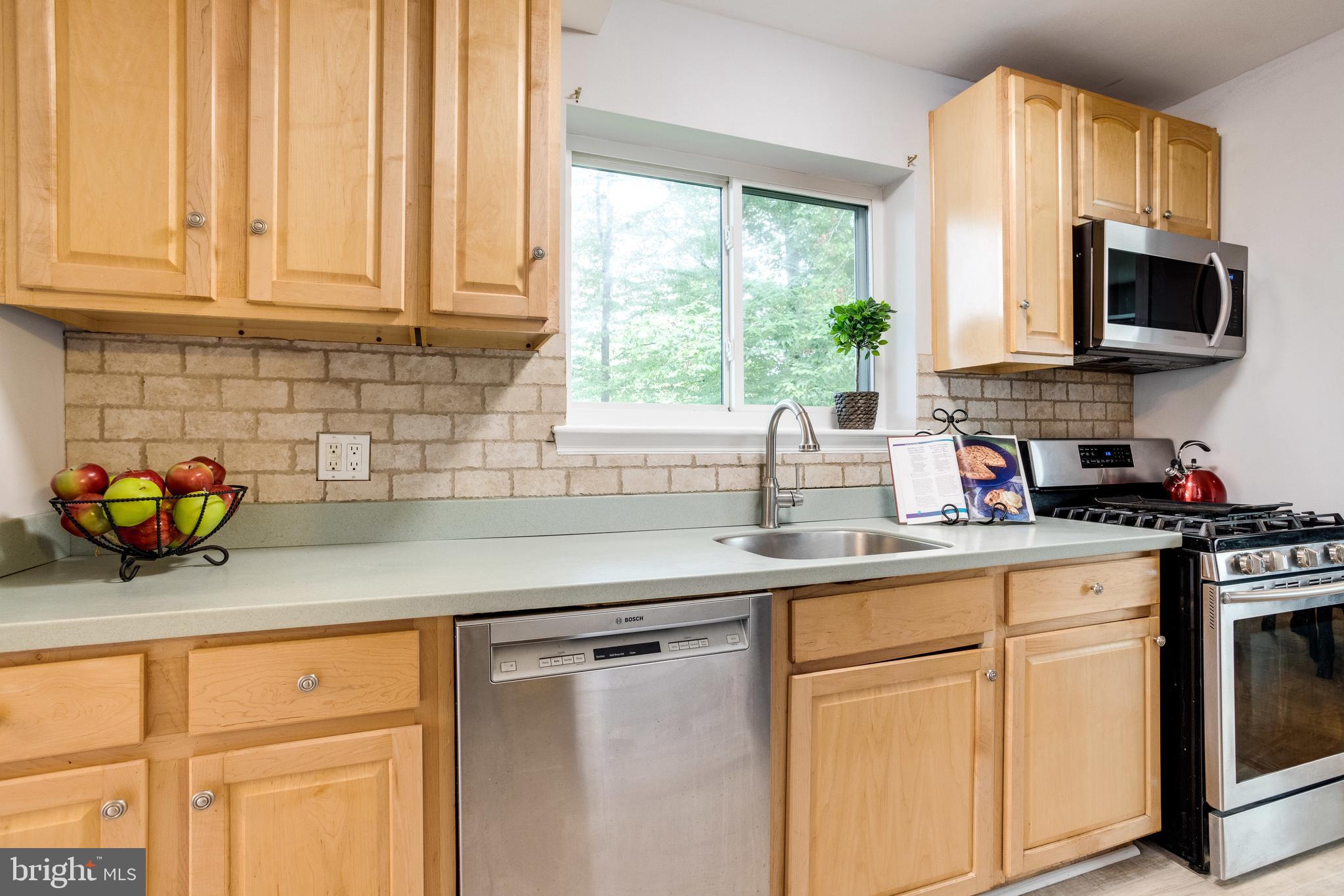 8524 Parliament Drive Springfield, VA 22151 - Photo 11 of 37 Plenty of Counter and Cabinet Space