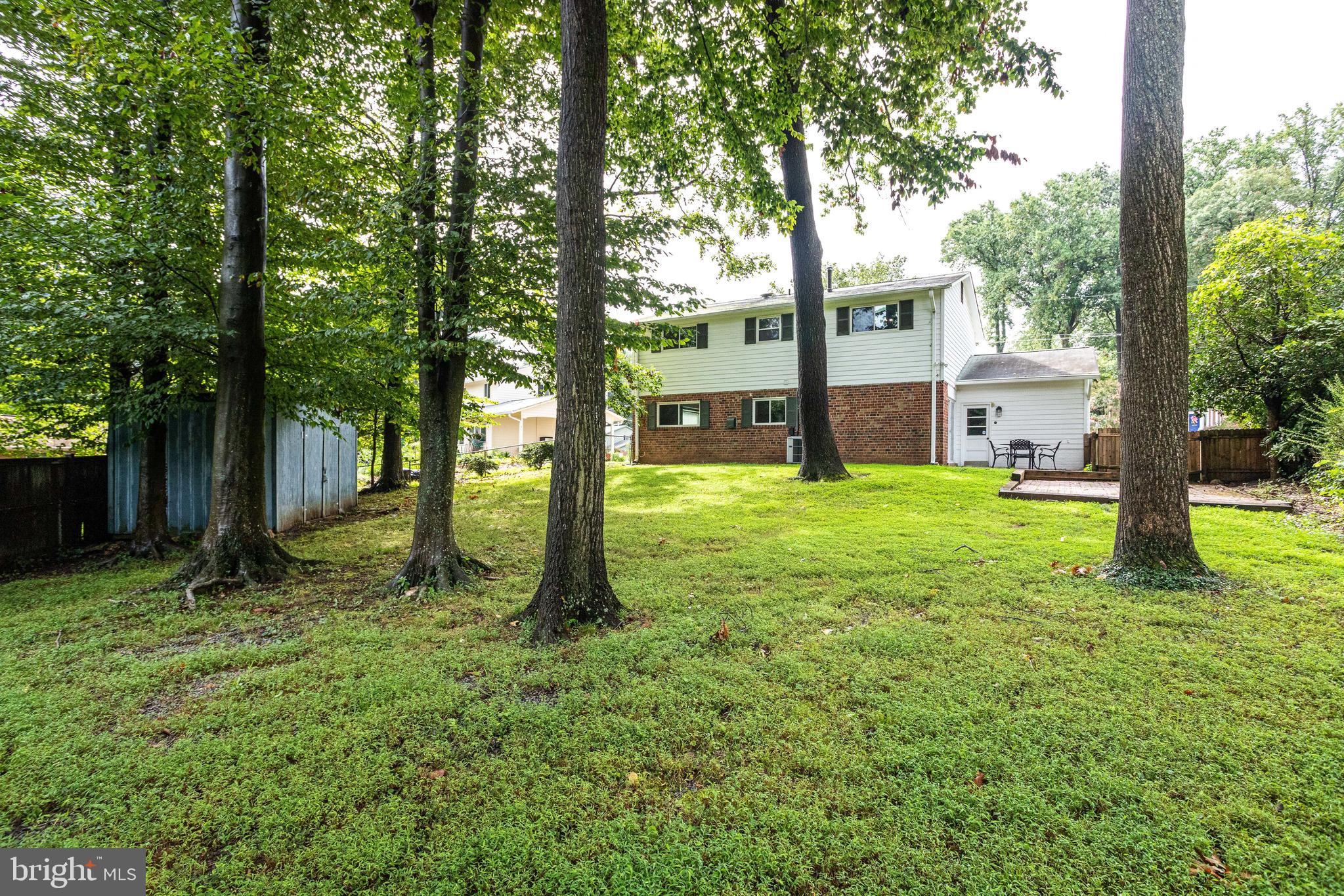 8524 Parliament Drive Springfield, VA 22151 - Photo 34 of 37 Large Fenced-in Lot