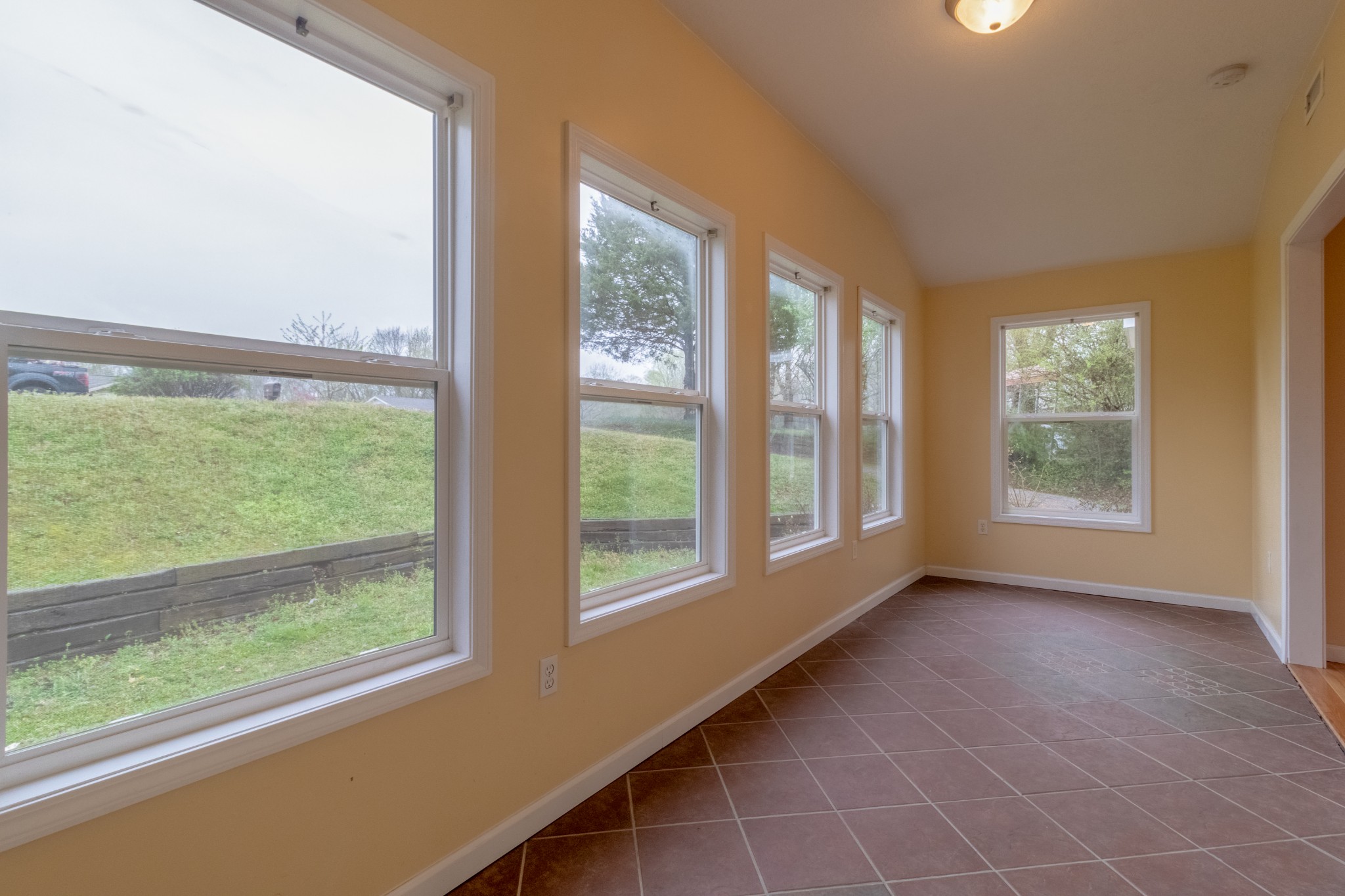 263 Earl Slate Road Clarksville, TN 37043 - Photo 9 of 34 Gallery Image 9