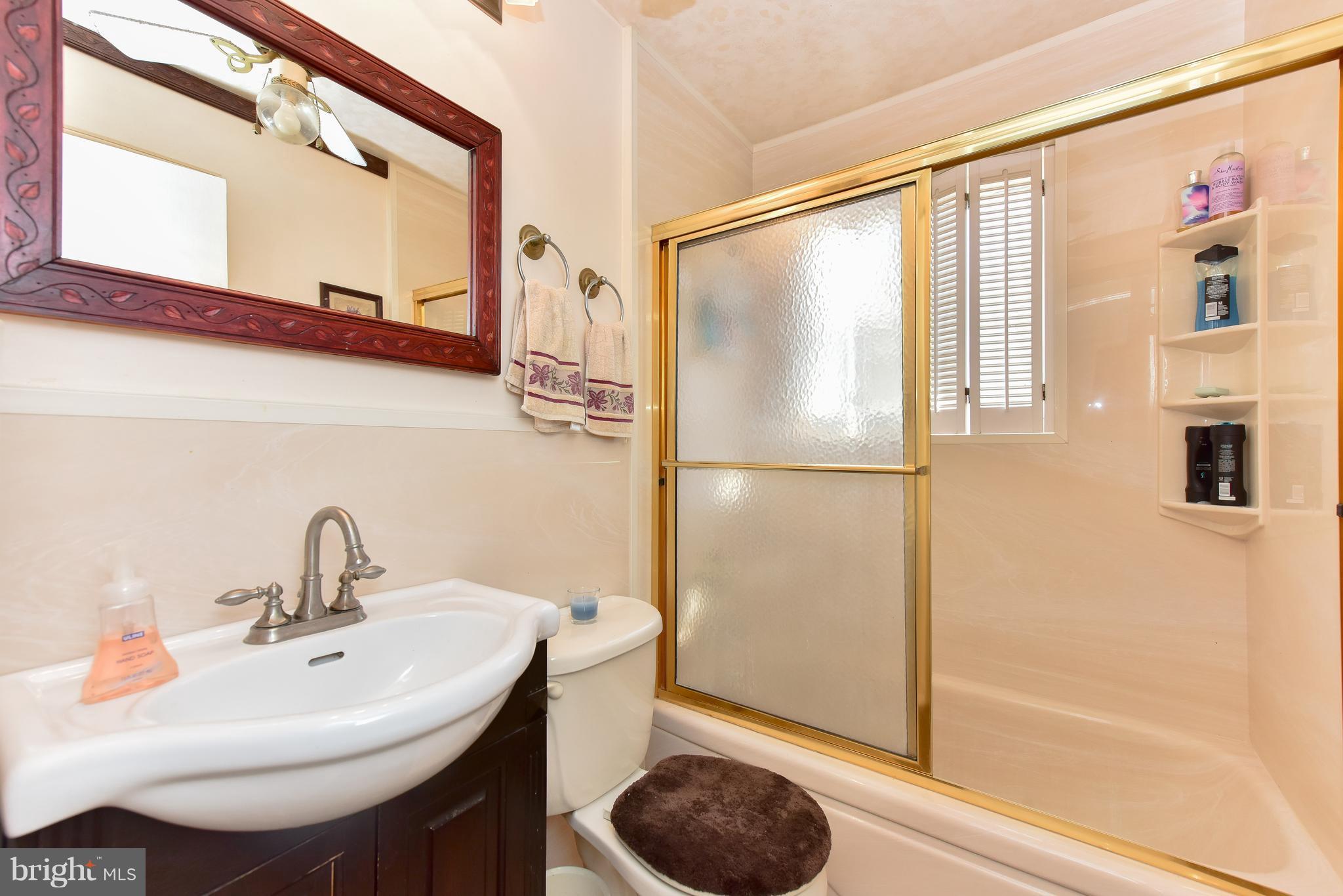 7307 Inzer Street Springfield, VA 22151 - Photo 15 of 20 Bath