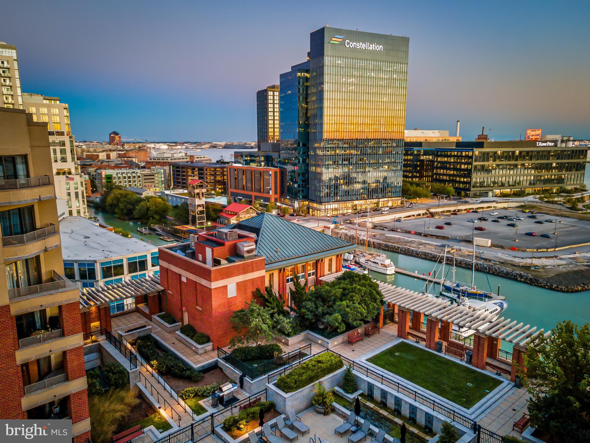 717 President Street, Unit PH802 Baltimore, MD 21202 - Photo 2 of 77 Penthouse 802 at Spinnaker Bay - No shared walls