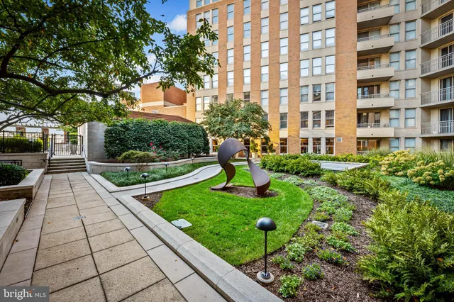 $2,100,000 | 717 President Street, Unit PH802, Baltimore, MD 21202