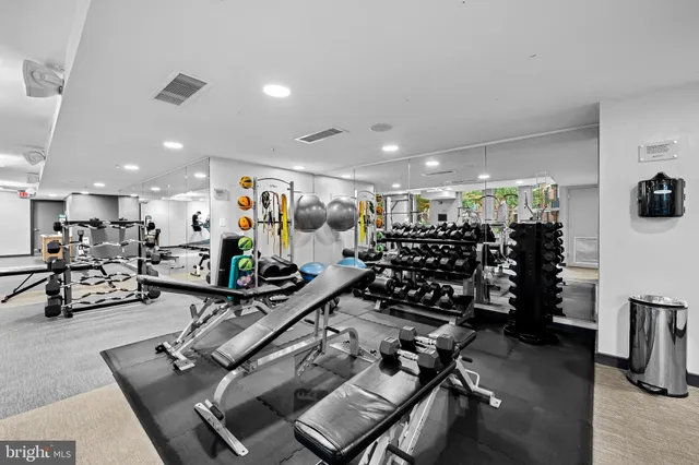 $2,100,000 | 717 President Street, Unit PH802, Baltimore, MD 21202