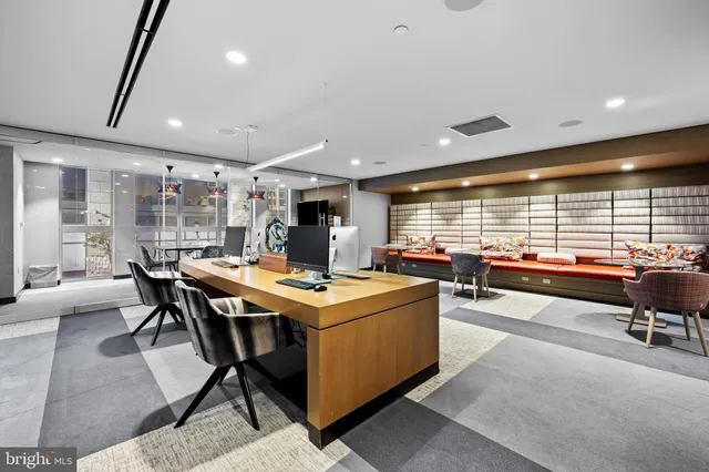 $2,100,000 | 717 President Street, Unit PH802, Baltimore, MD 21202