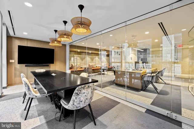 $2,100,000 | 717 President Street, Unit PH802, Baltimore, MD 21202